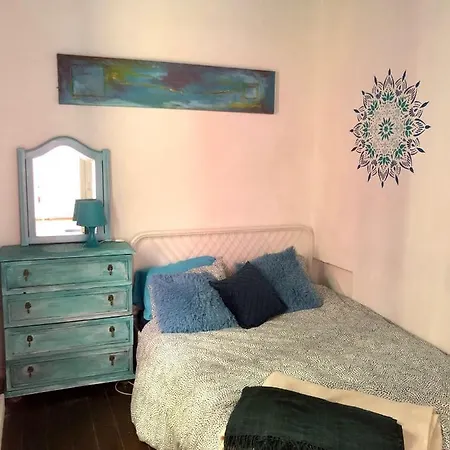 Vandrarhem Buddha Bee - 18 To 35 Years Old Only *