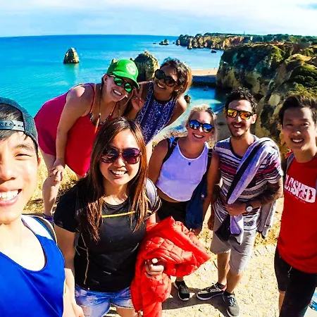 Buddha Bee - 18 To 35 Years Old Only Vandrarhem