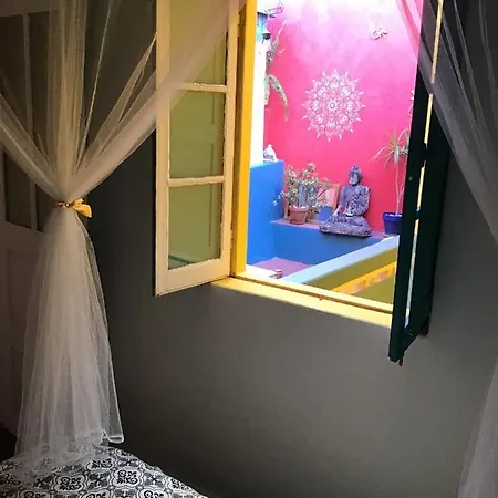 Hostel Buddha Bee - 18 To 35 Years Old Only *